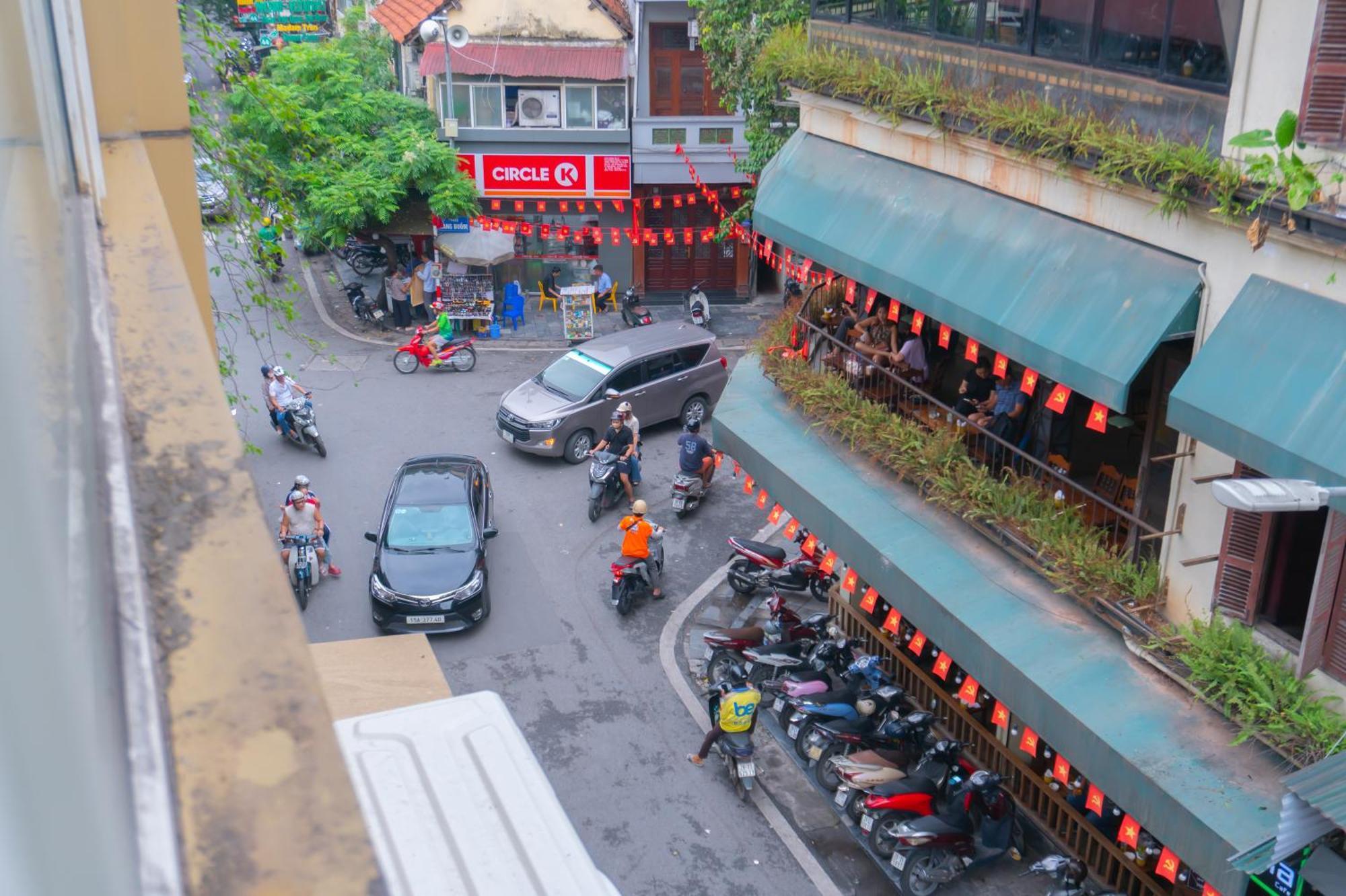 Trung - The Coffee House, Hanoi